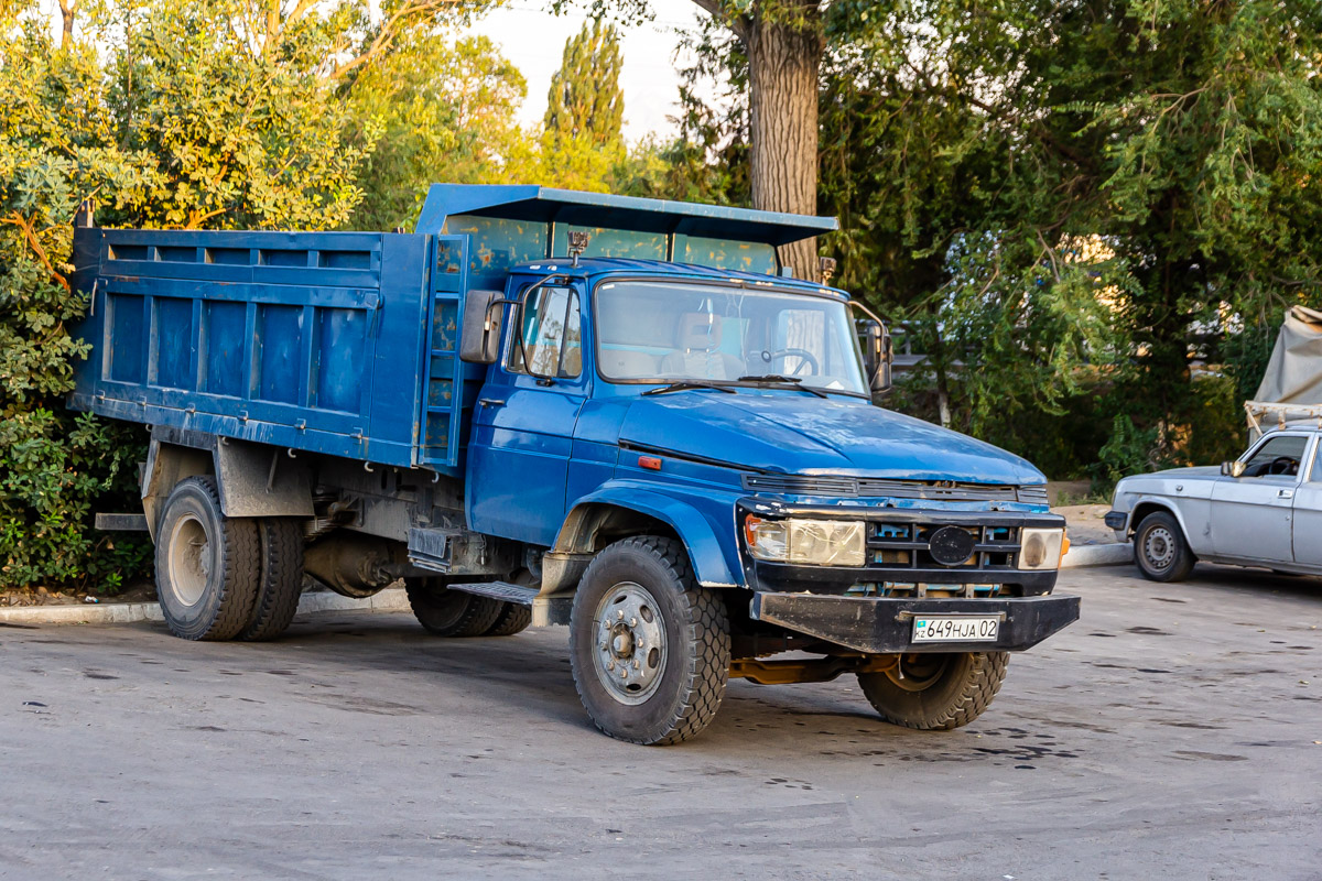 Алматы, № 649 HJA 02 — FAW J4R (общая модель)