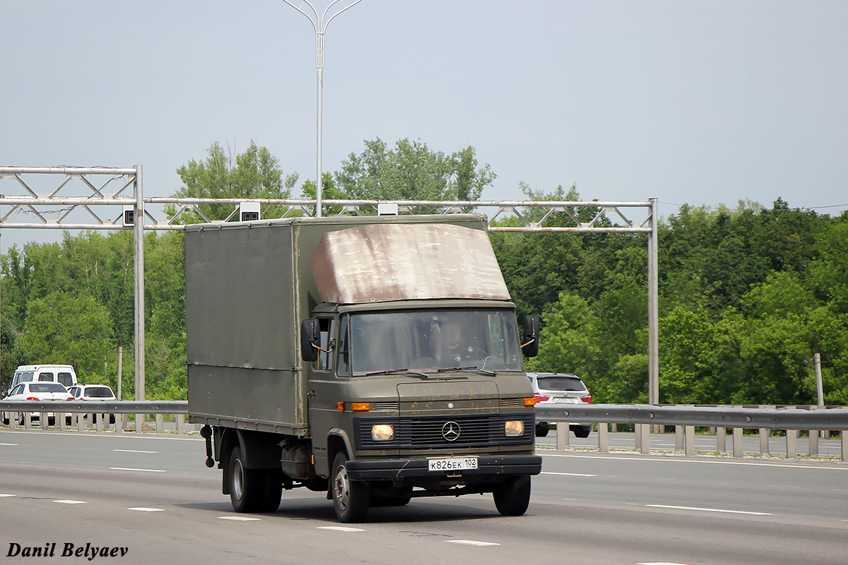 Башкортостан, № К 826 ЕК 102 — Mercedes-Benz T2 ('1967) 608