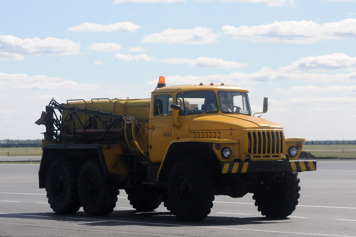 Тюменская область, № 1490 — Урал-4320 / 5557 (общая модель)