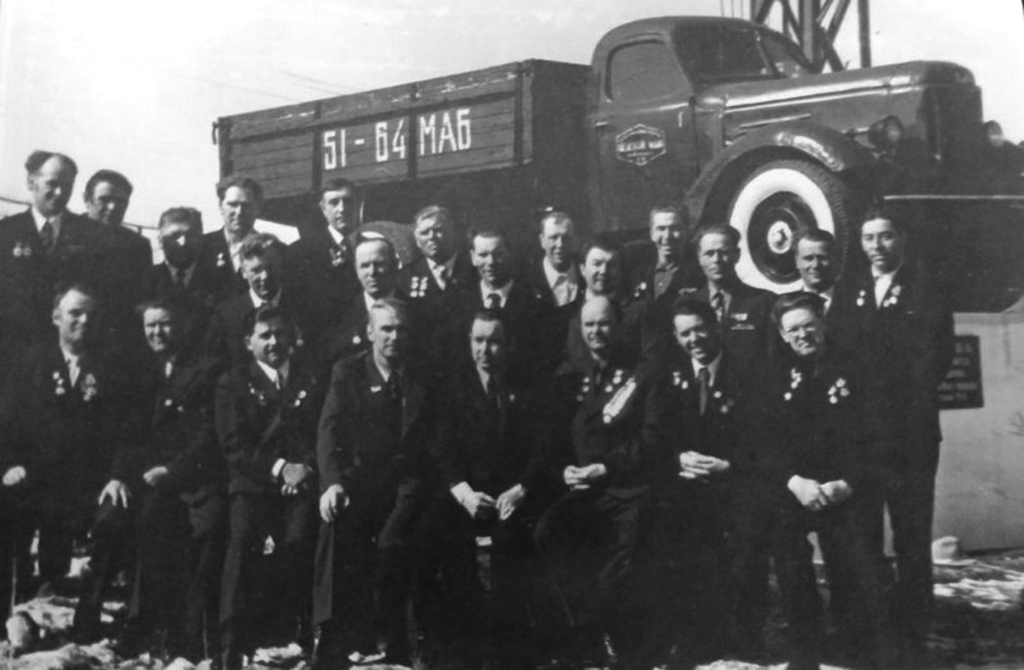 Саха (Якутия), № 51-64 МАБ — ЗИЛ-164; Техника на постаментах, памятники (Саха (Якутия)); Исторические фотографии (до 2000 года) (Саха (Якутия))