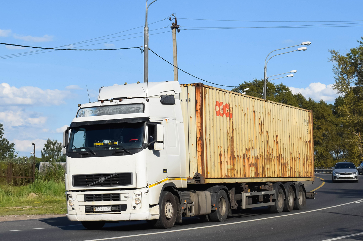 Новгородская область, № Е 804 ВТ 53 — Volvo ('2002) FH12.440
