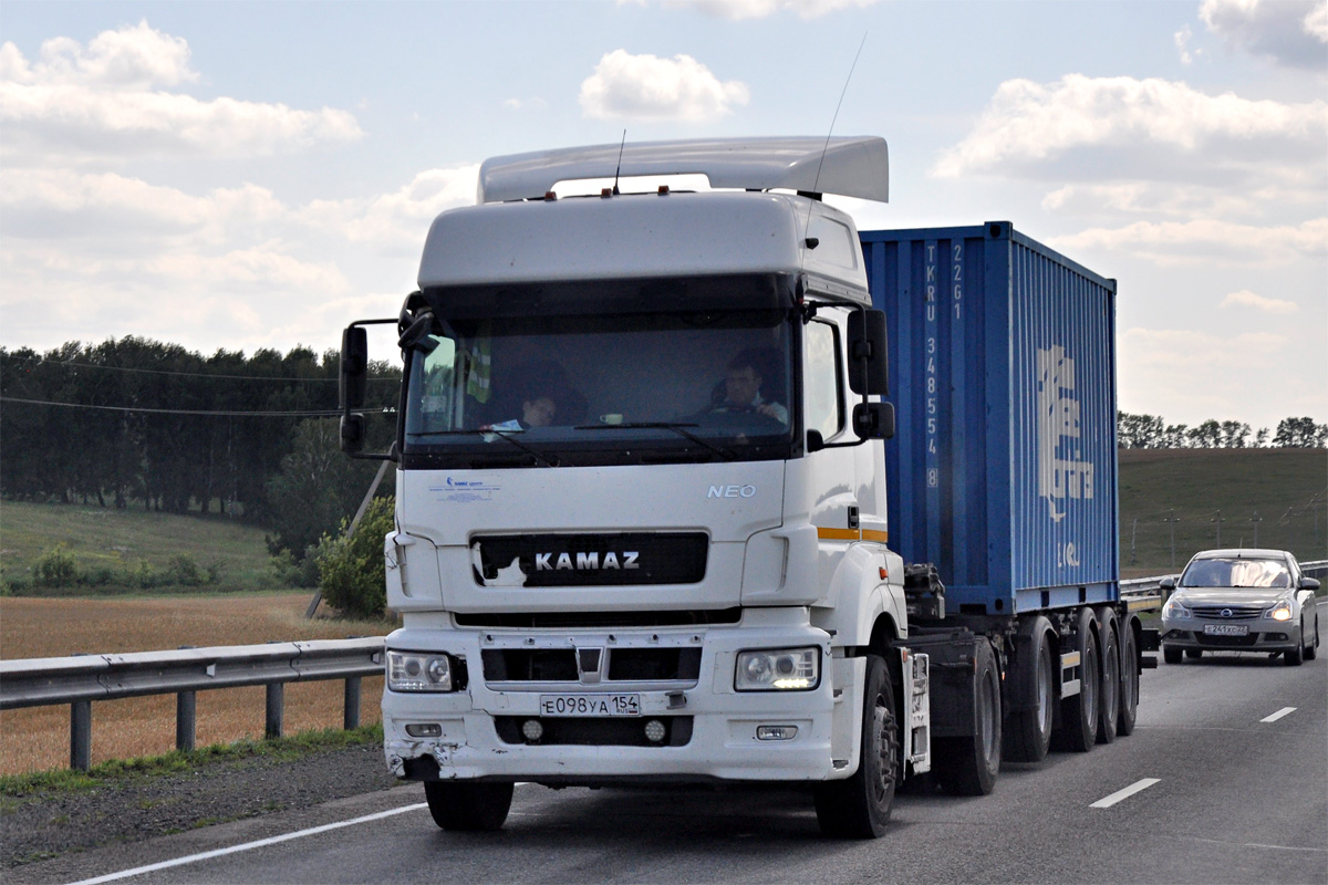 Новосибирская область, № Е 098 УА 154 — КамАЗ-5490-S5(87)