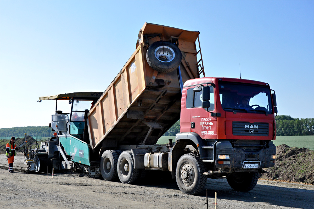 Алтайский край, № В 251 АМ 122 — MAN TGA (общая модель); Алтайский край — Спецтехника с нечитаемыми на фото номерами