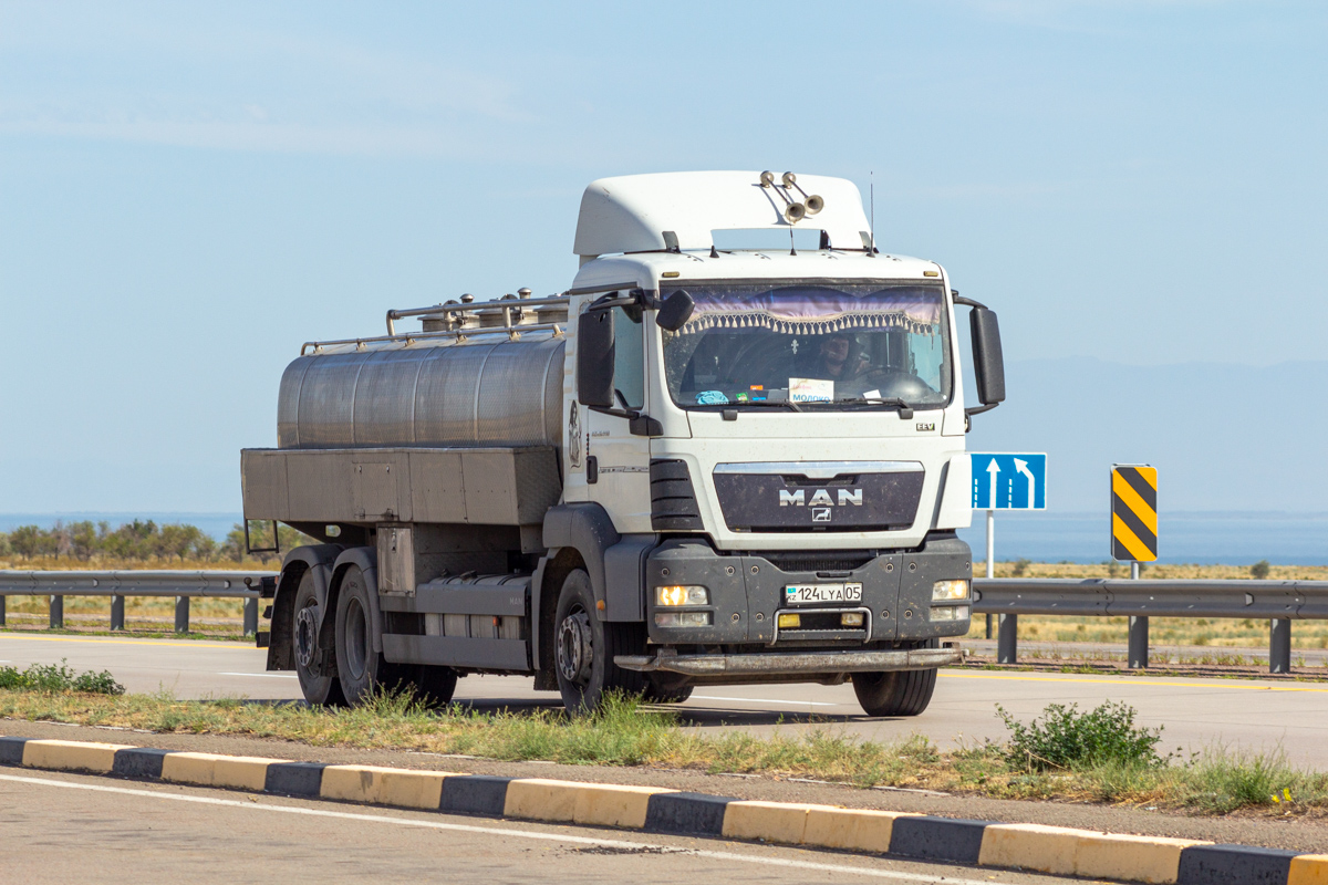 Алматинская область, № 124 LYA 05 — MAN TGS 26.440