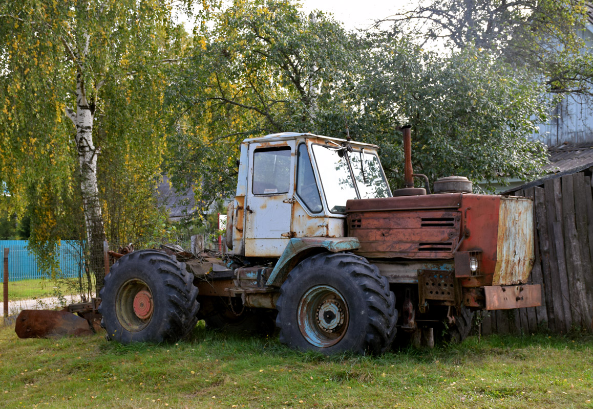 Нижегородская область, № (52) Б/Н СТ 0014 — Т-150К; Нижегородская область — Спецтехника с нечитаемыми на фото номерами