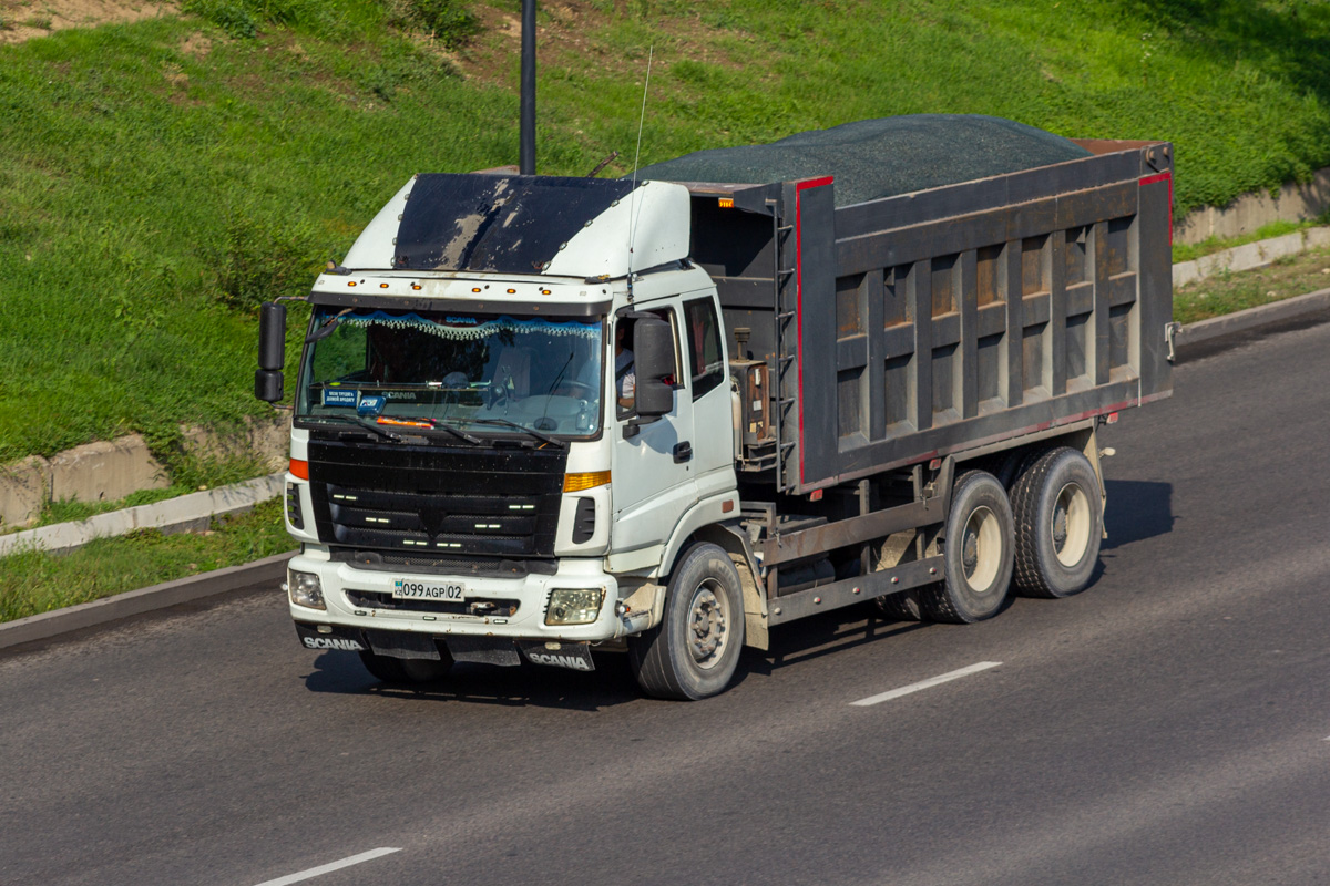 Алматы, № 099 AGP 02 — Foton Auman ETX / TX (H3) BJ325x