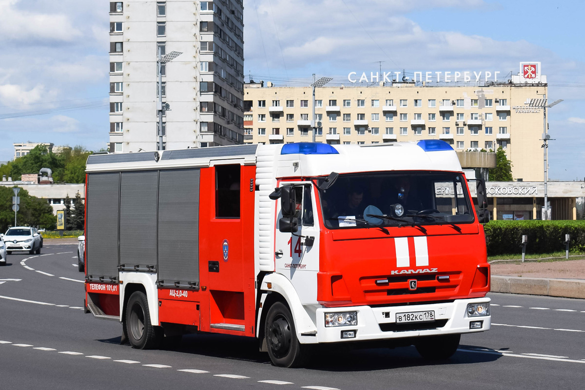 Санкт-Петербург, № В 182 КС 178 — КамАЗ-4308-H3(99)