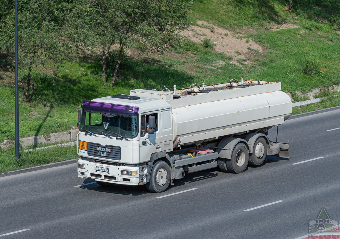 Алматинская область, № 730 BD 05 — MAN F2000 26.422