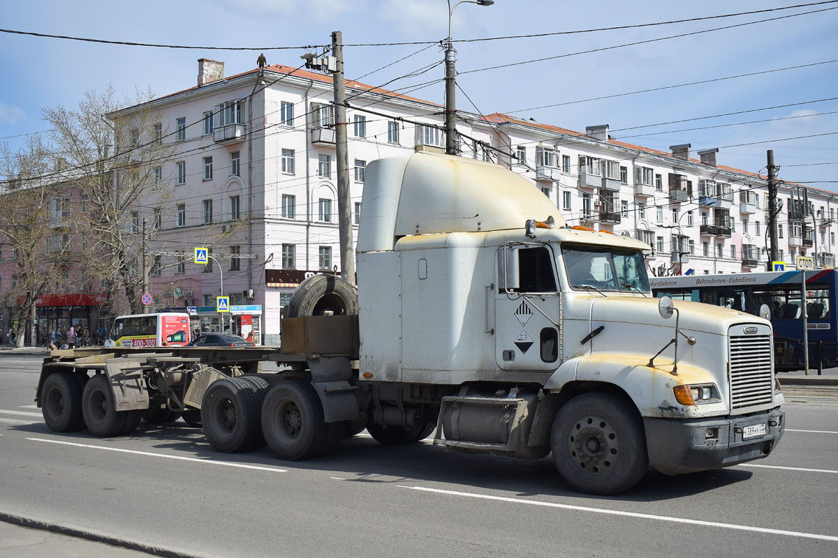 Алтайский край, № У 389 НУ 22 — Freightliner FLD 112