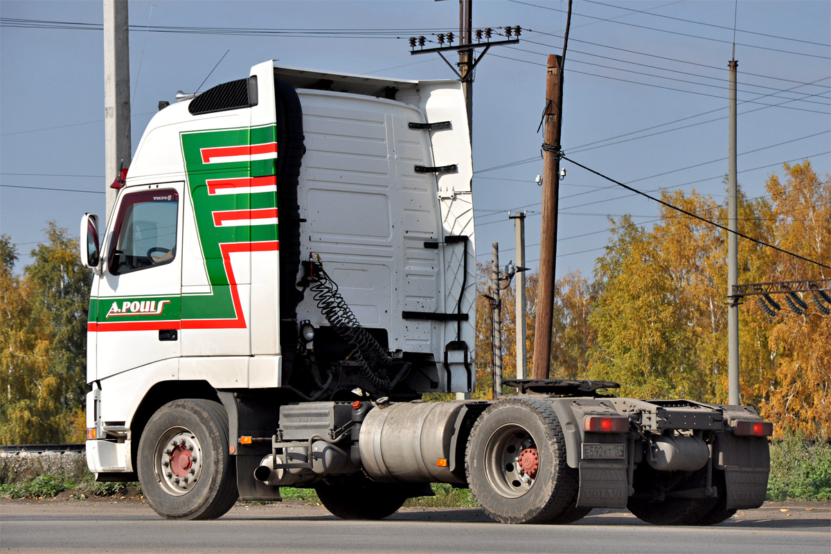 Алтайский край, № Е 592 КТ 154 — Volvo ('1993) FH12.460