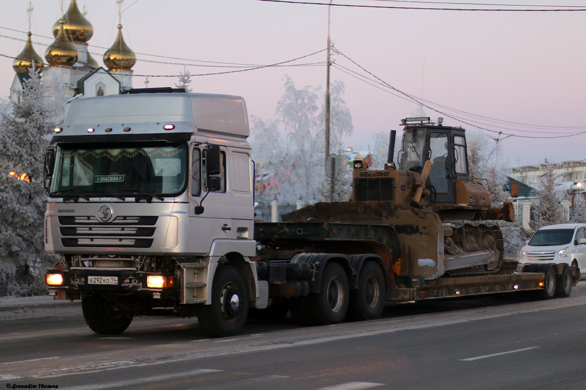 Саха (Якутия), № В 292 КО 14 — Shaanxi Shacman F3000 SX425x; Саха (Якутия) — Спецтехника с нечитаемыми на фото номерами