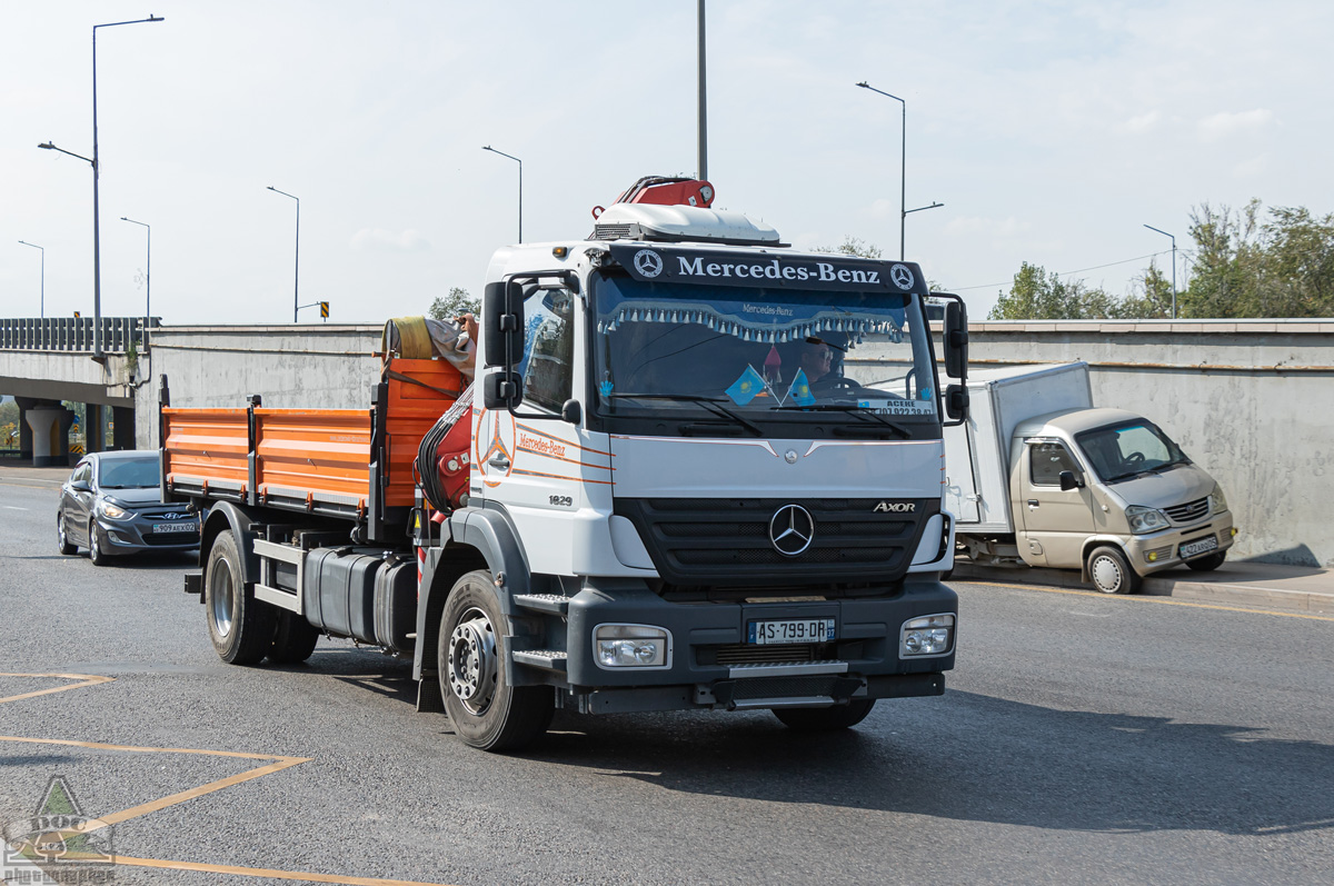 Алматы, № AS-799-DR — Mercedes-Benz Axor 1829