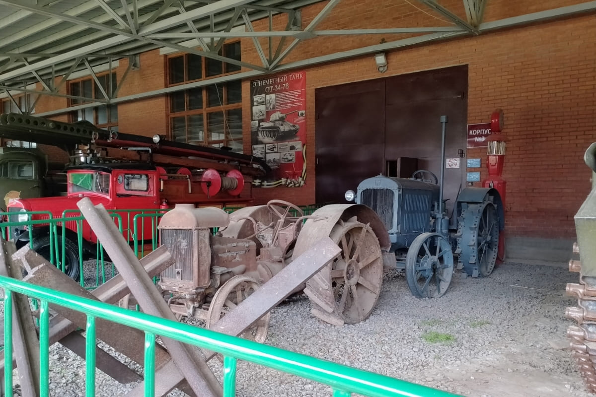 Московская область, № (50) Б/Н СТ 0014 — Fordson; Московская область, № (50) Б/Н СТ 0070 — СХТЗ-15/30; Транспортные средства без номеров (Московская область)