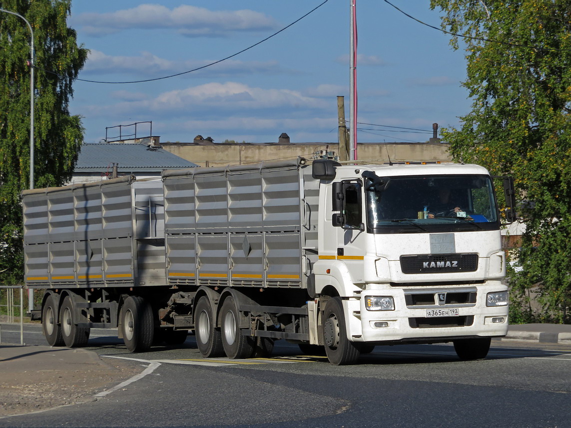 Краснодарский край, № А 365 ЕН 193 — КамАЗ-65207-S5(87)