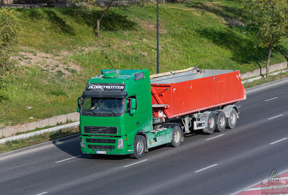 Алматы, № RZ 3174K — Volvo ('2002) FH12.440