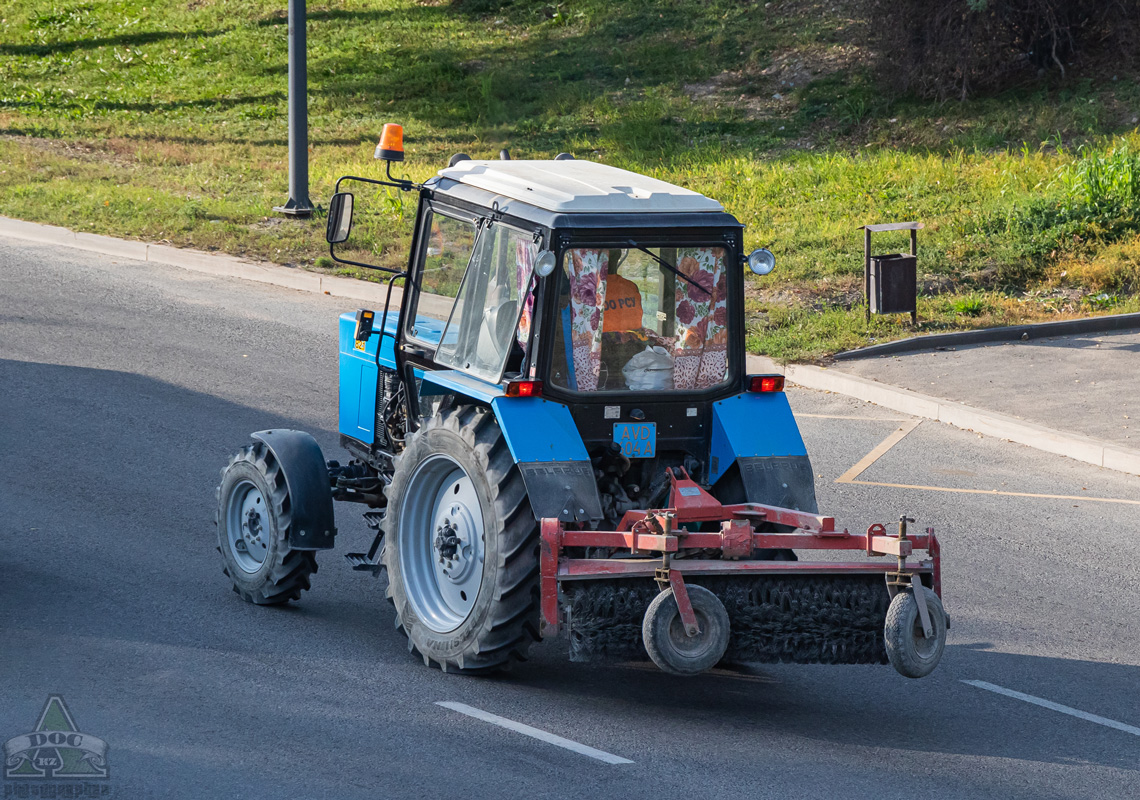 Алматы, № AVD 604 A — Беларус-82.1