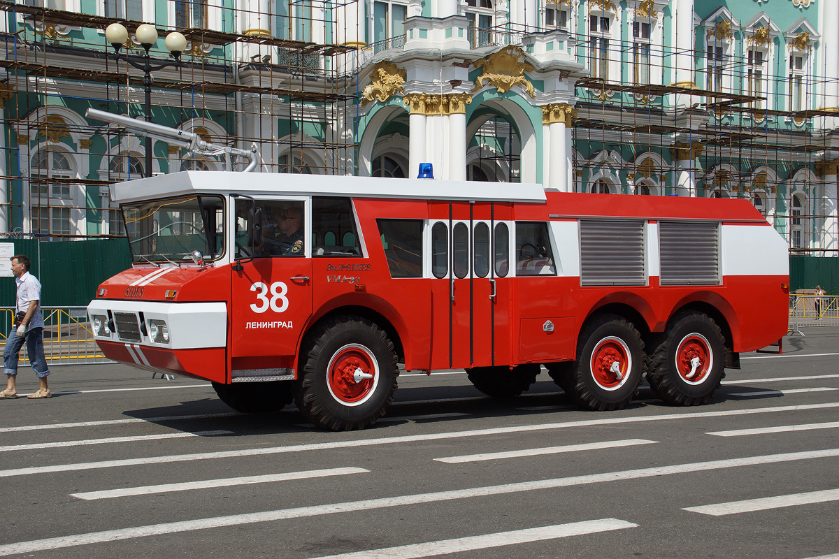 Санкт-Петербург, № (78) Б/Н 0001 — ЗИЛ-131 (общая модель); Санкт-Петербург — Автомобили без номеров; Санкт-Петербург — Парад, посвящённый 210-летию со дня образования пожарной охраны Санкт‑Петербурга (29.06.2013)