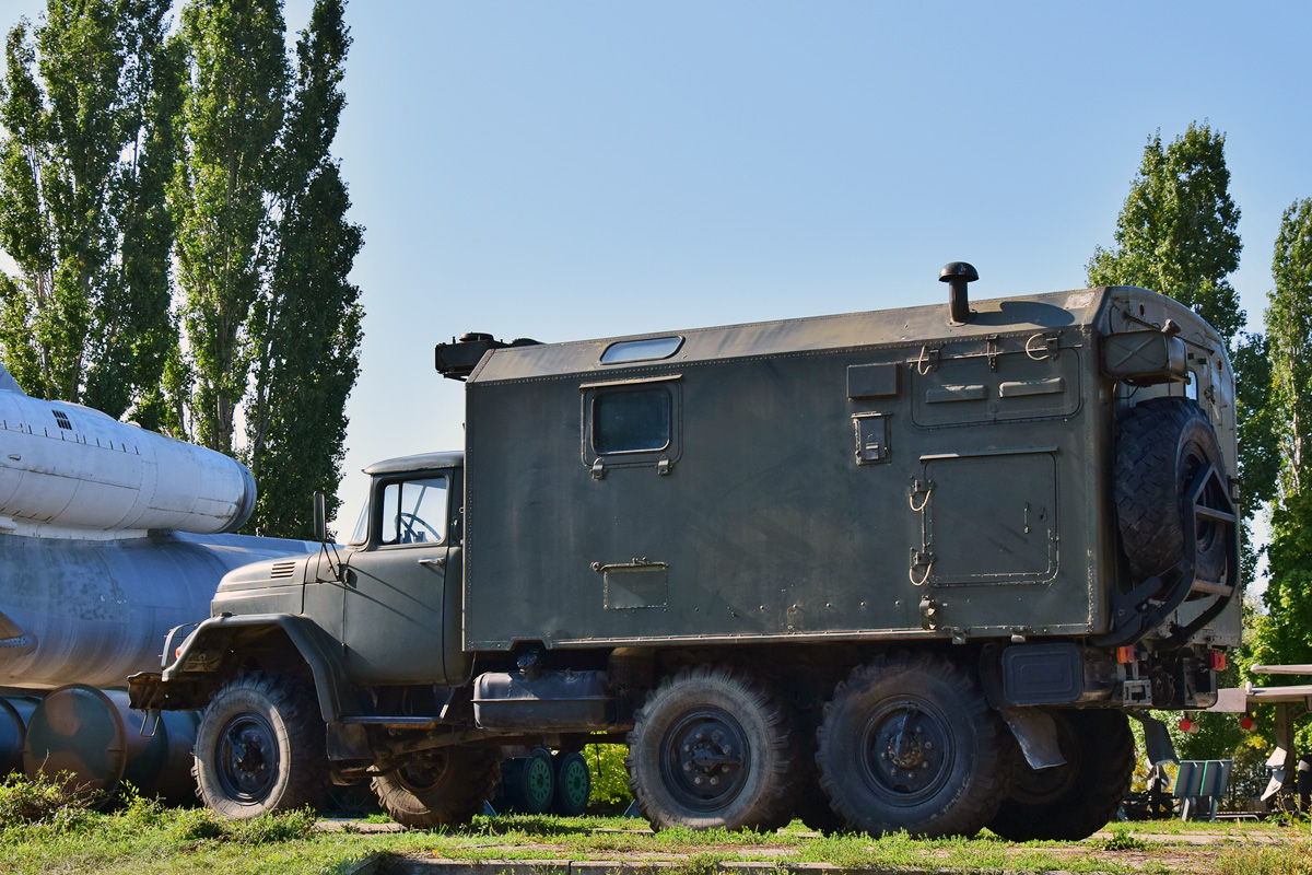 Саратовская область, № (64) Б/Н 0045 — ЗИЛ-131 (общая модель); Техника на постаментах, памятники (Саратовская область); Саратовская область — Автомобили на постаментах