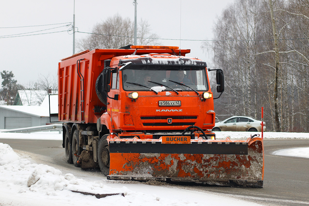 Кировская область, № В 586 ХХ 43 — КамАЗ-6520-B5(49)