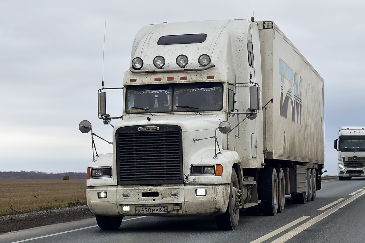 Бурятия, № Х 670 МВ 03 — Freightliner FLD 120