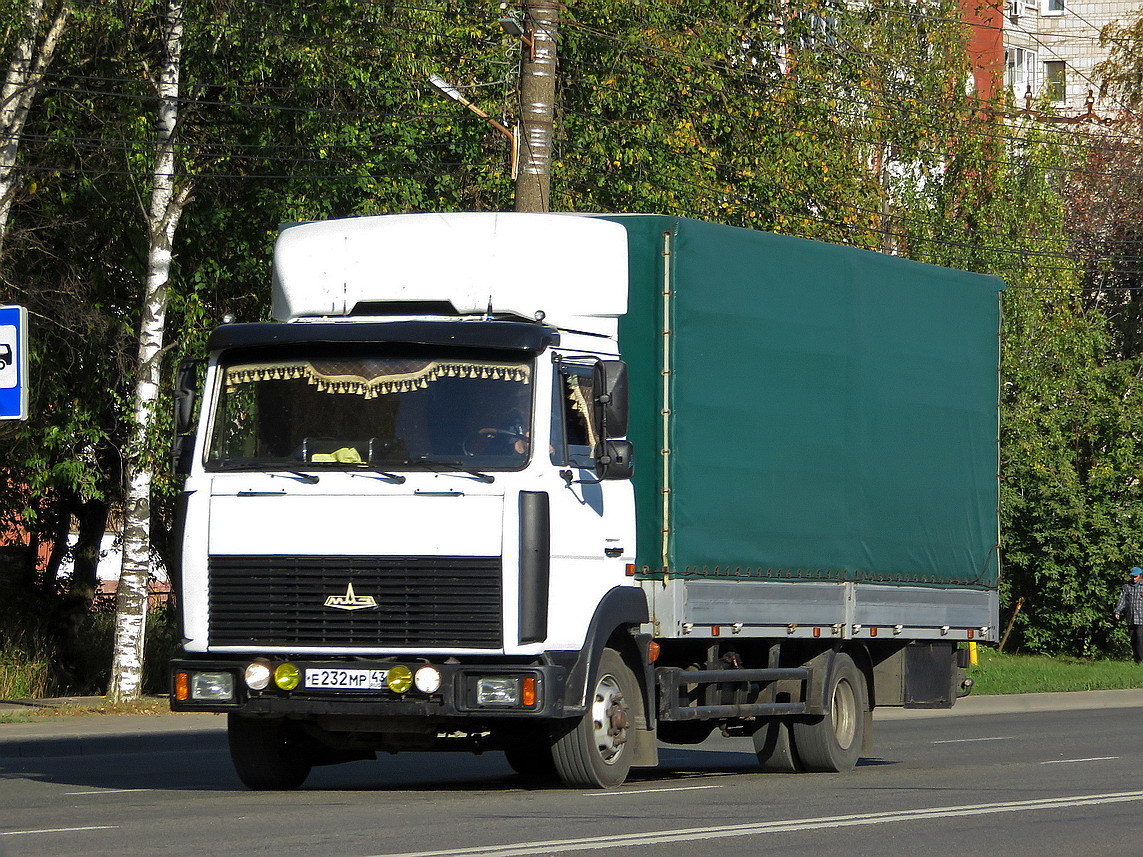 Кировская область, № Е 232 МР 43 — МАЗ-437141