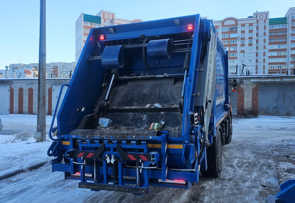 Чувашия, № М 527 РТ 21 — КамАЗ-53605-A5(48)
