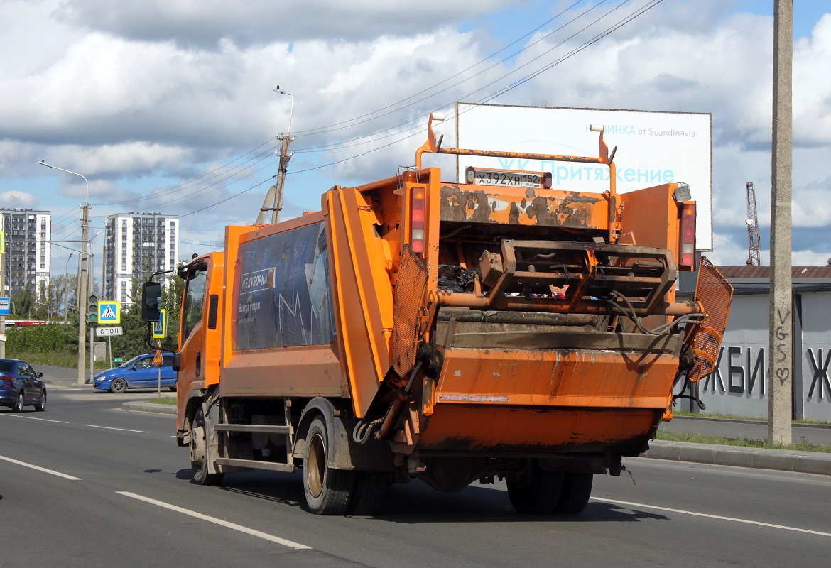 Псковская область, № Х 392 ХН 152 — Isuzu NPR75 [Z7X]