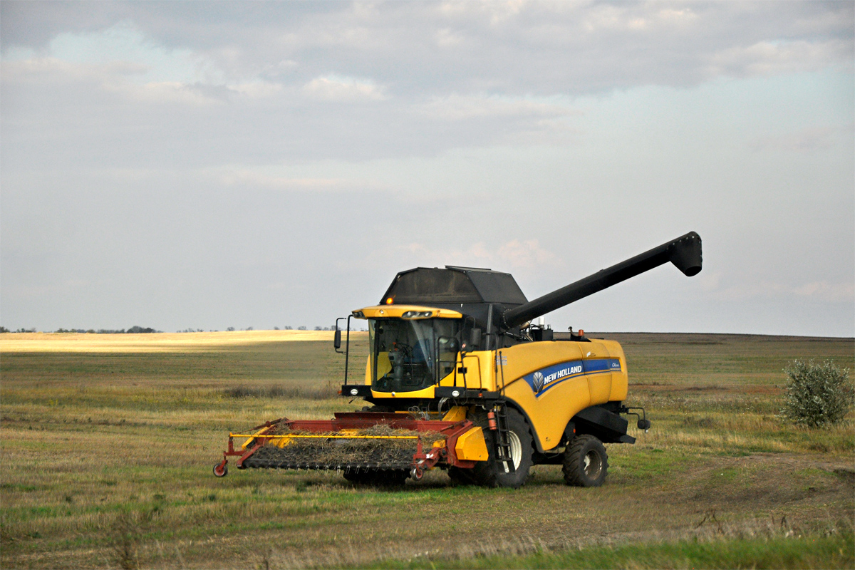 Алтайский край, № (22) Б/Н СТ 1064 — New Holland CX (общая модель); Алтайский край — Спецтехника с нечитаемыми на фото номерами
