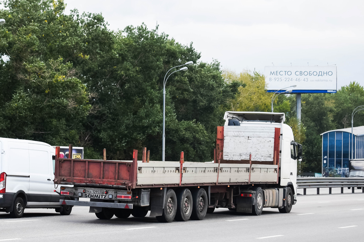 Московская область, № ЕА 1295 50 — Schmitz Cargobull S.PR общ.модель