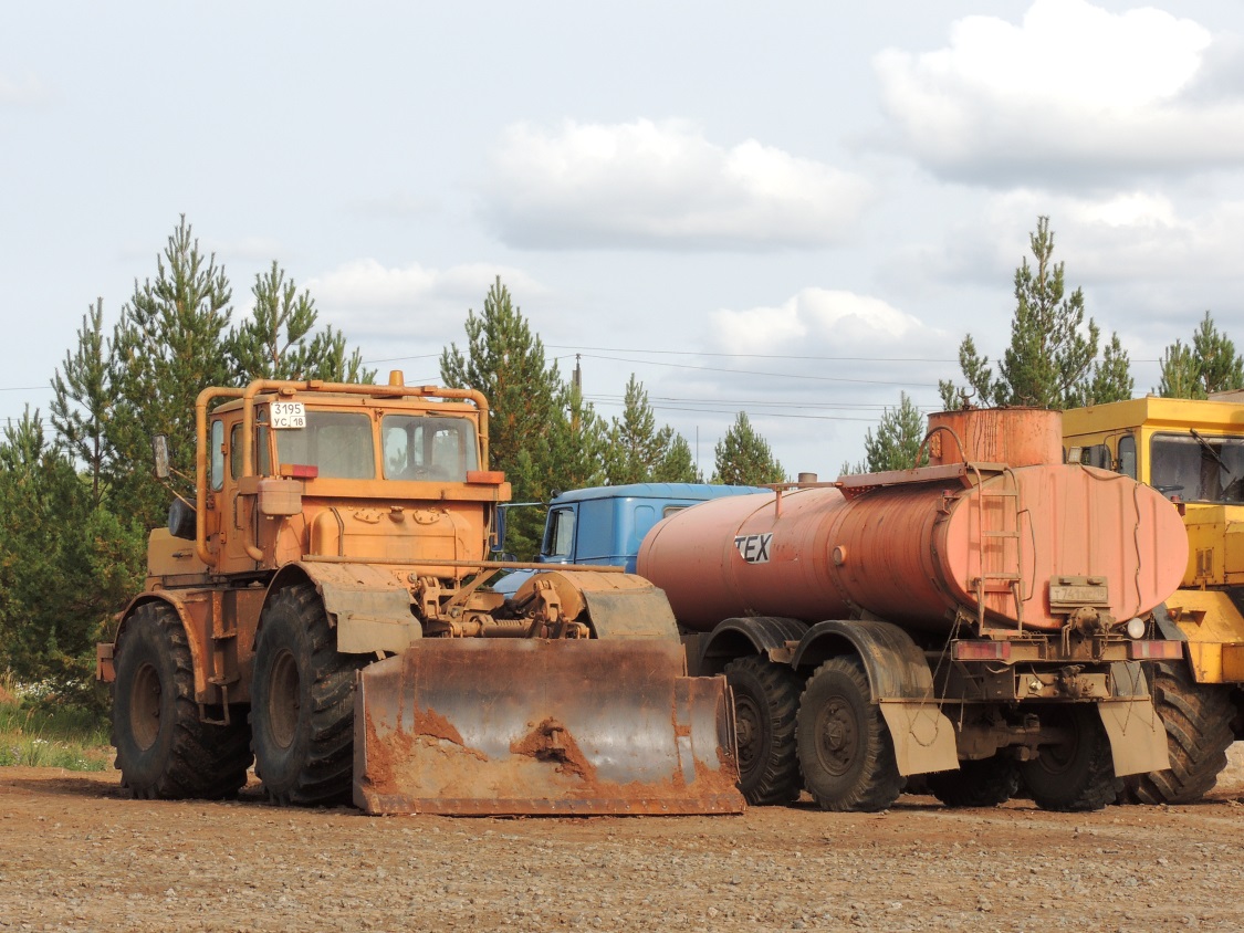 Удмуртия, № 3195 УС 18 — К-700А, К-701