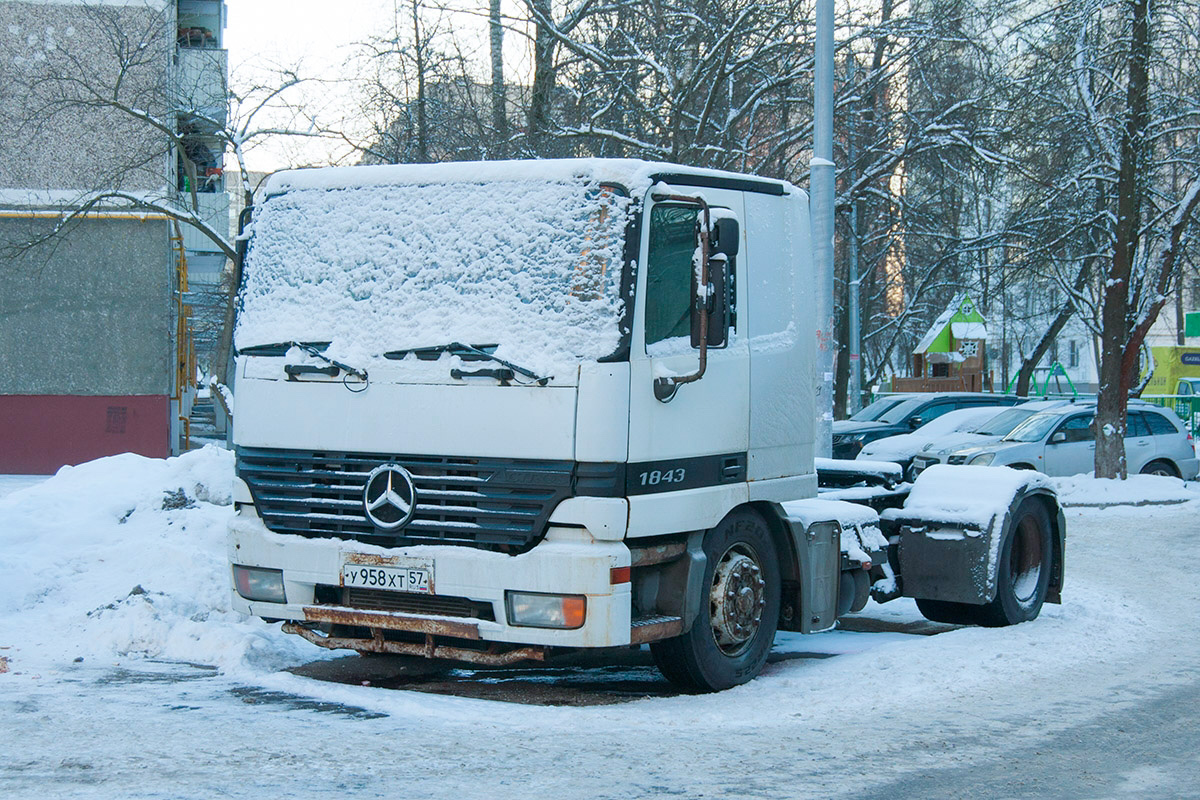 Орловская область, № У 958 ХТ 57 — Mercedes-Benz Actros ('1997) 1843