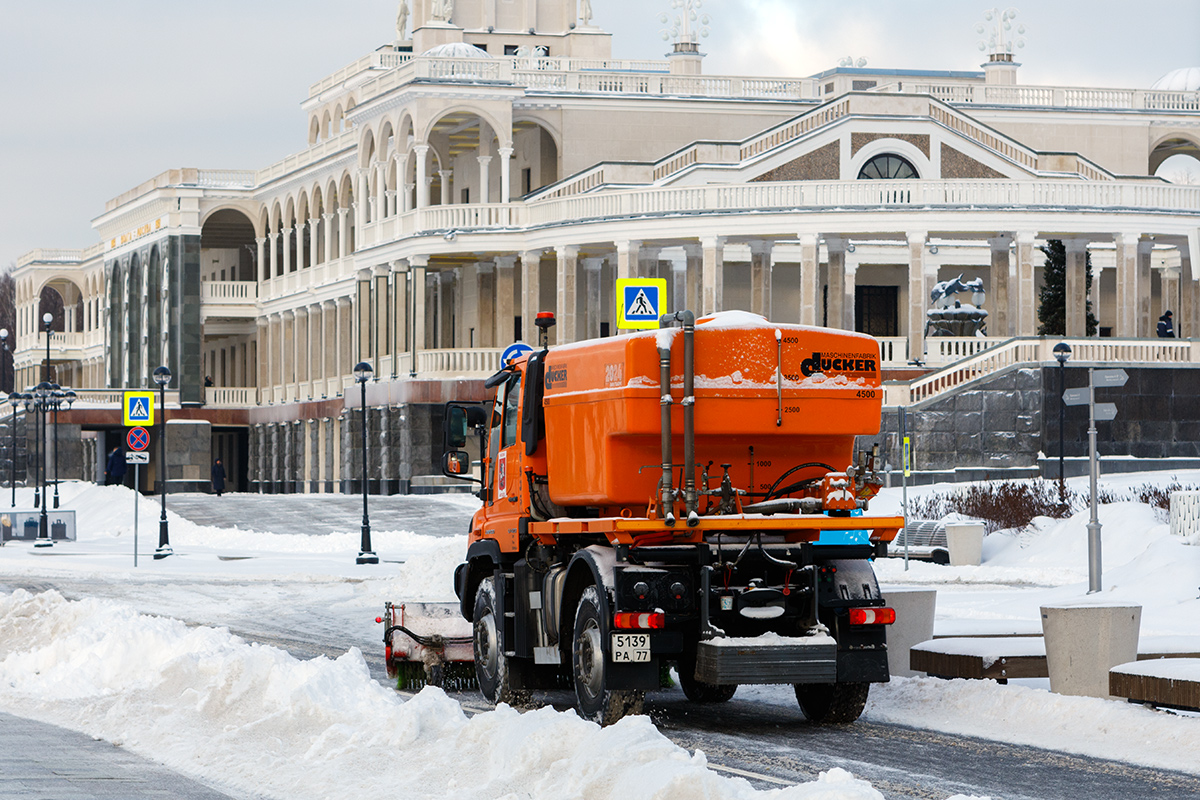 Москва, № 6935 — Mercedes-Benz Unimog U423