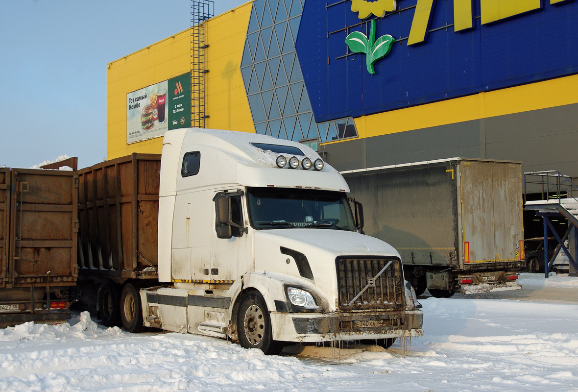Вологодская область, № Е 340 ХА 35 — Volvo VNL670