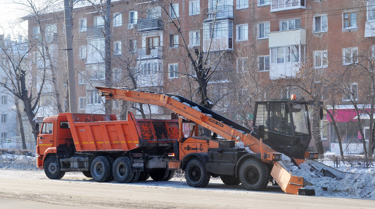 Омская область, № У 258 ВУ 55 — КамАЗ-65115-L4(19); Омская область — Спецтехника с нечитаемыми на фото номерами