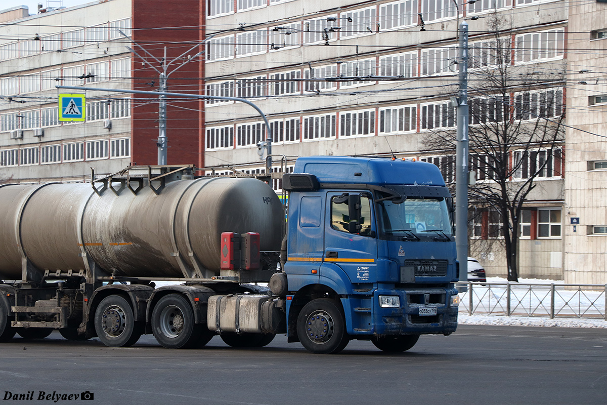 Санкт-Петербург, № О 055 СУ 198 — КамАЗ-65209-S5(87)
