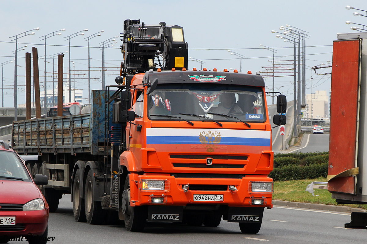 Татарстан, № О 942 НА 716 — КамАЗ-65115-A5(48)