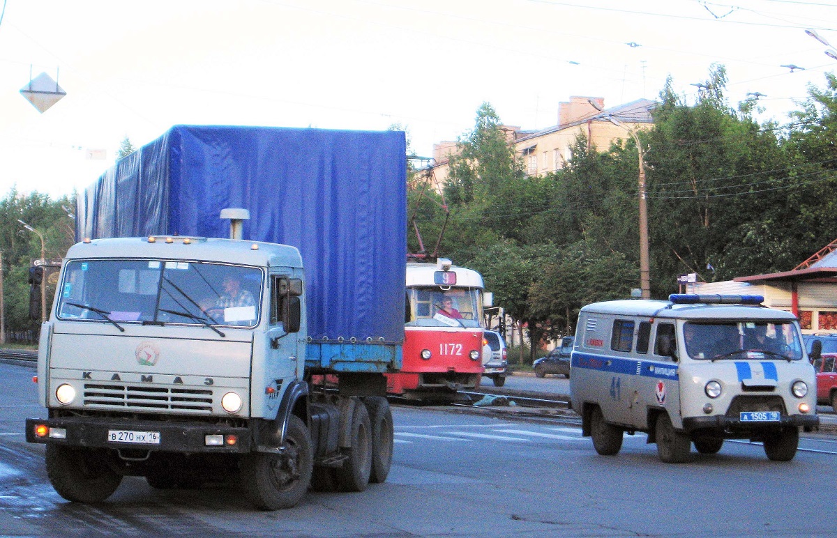 Татарстан, № В 270 НХ 16 — КамАЗ-54112