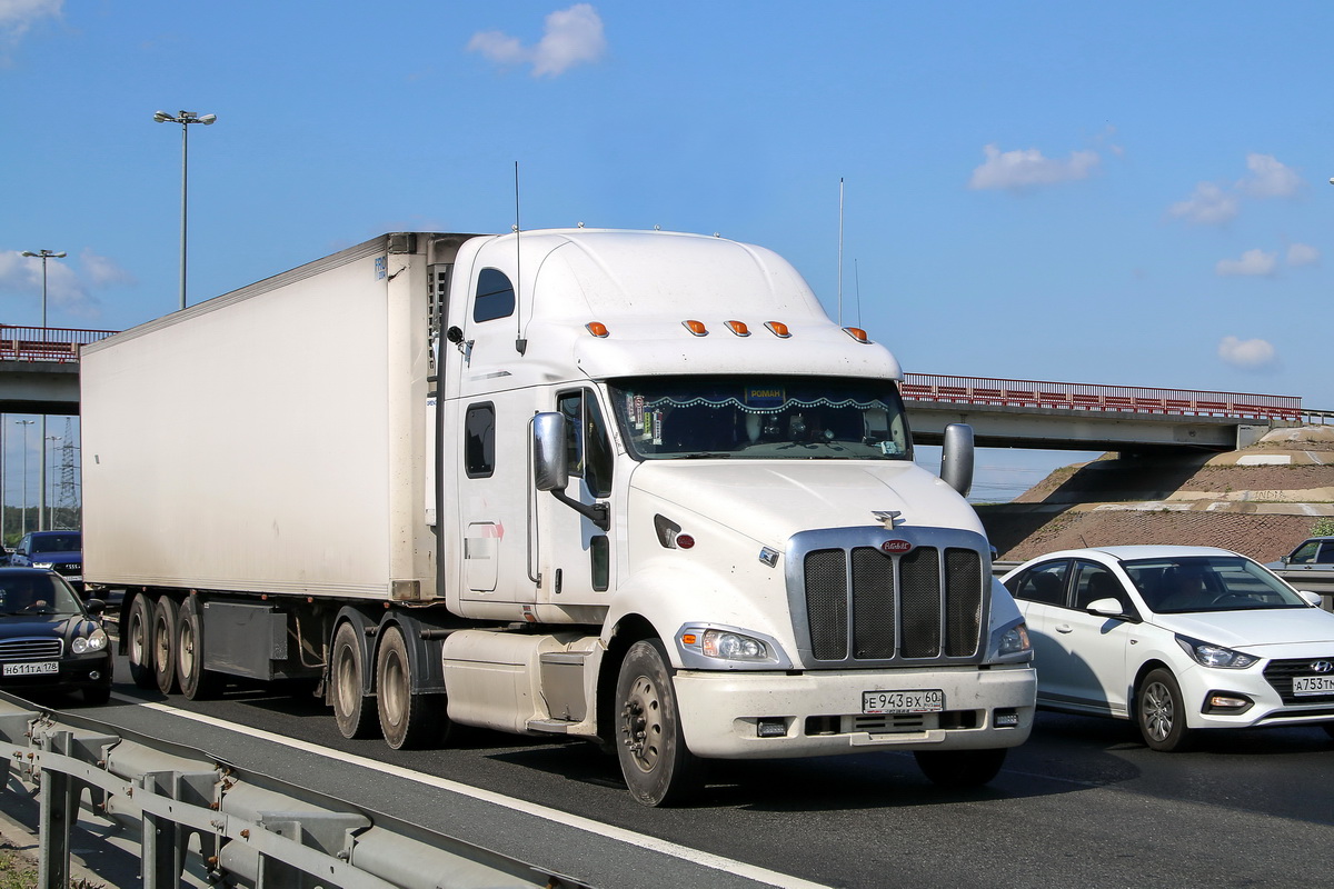 Псковская область, № Е 943 ВХ 60 — Peterbilt 387
