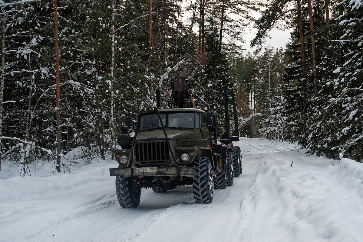 Рязанская область, № Е 946 ЕХ 62 — Урал-4320 / 5557 (общая модель)