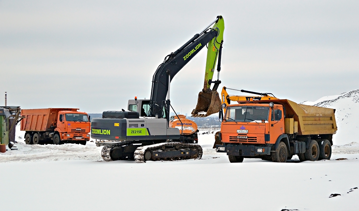Воронежская область, № (36) Б/Н СТ 0066 — Zoomlion ZE (общая модель); Воронежская область, № С 413 ОТ 36 — КамАЗ-55111-02 [55111C]; Воронежская область — Спецтехника с нечитаемыми на фото номерами