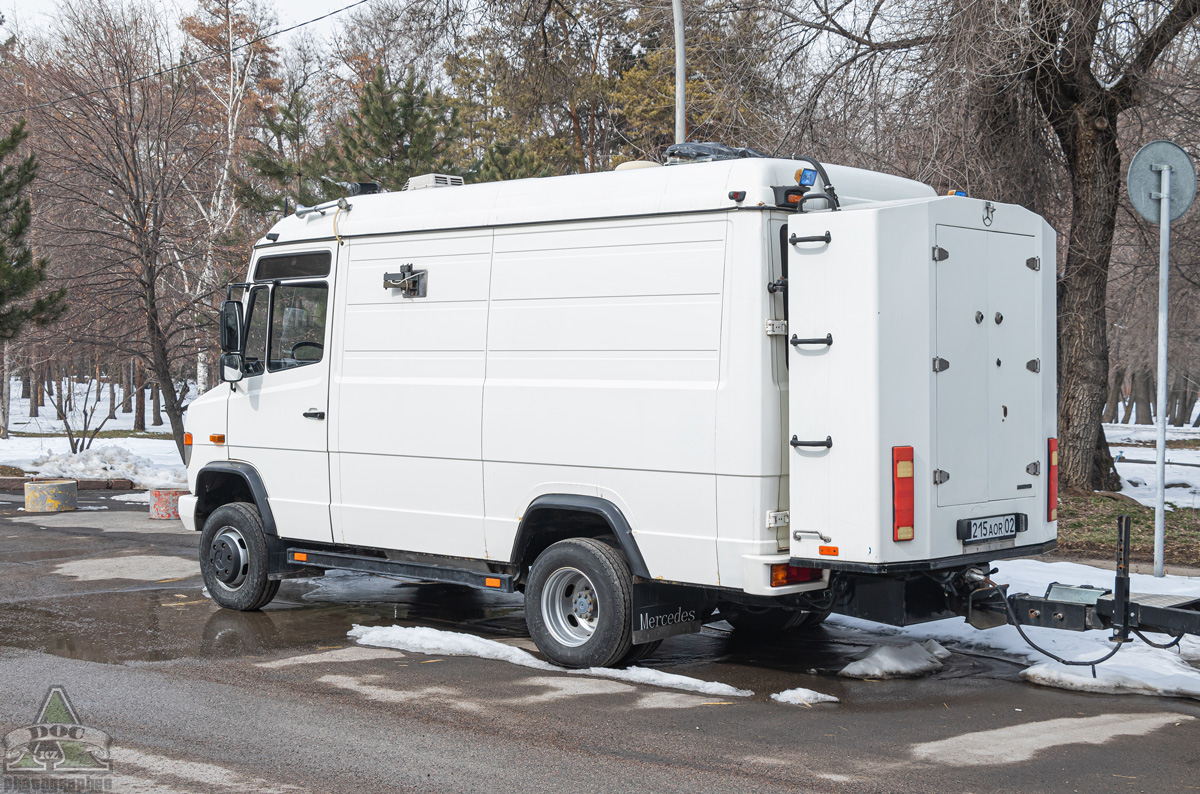 Алматы, № 215 AOR 02 — Mercedes-Benz Vario (общ.м)