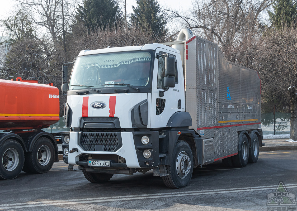 Алматы, № 083 YU 02 — Ford Cargo ('2012) 3542