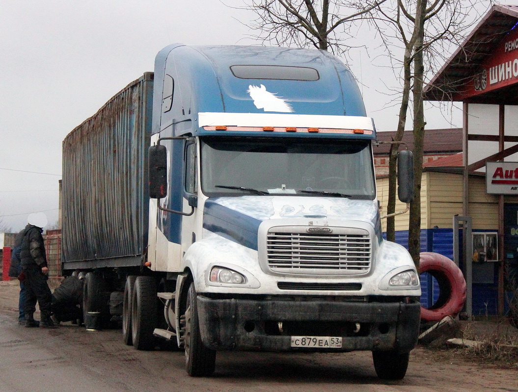 Новгородская область, № С 879 ЕА 53 — Freightliner Columbia
