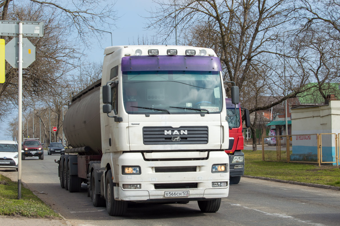 Краснодарский край, № Е 566 СН 123 — MAN TGA 26.440