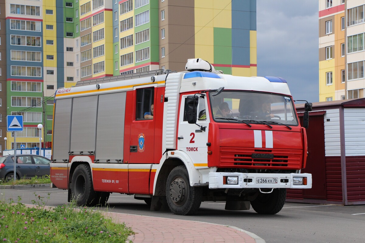 Томская область, № Е 266 ХХ 70 — КамАЗ-43253 (общая модель)
