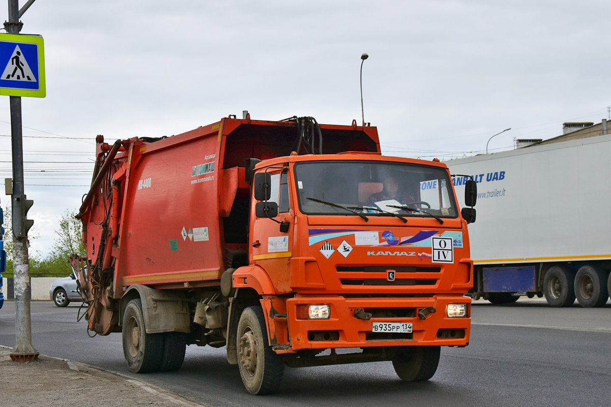 Волгоградская область, № В 935 РР 134 — КамАЗ-53605-L4(19)