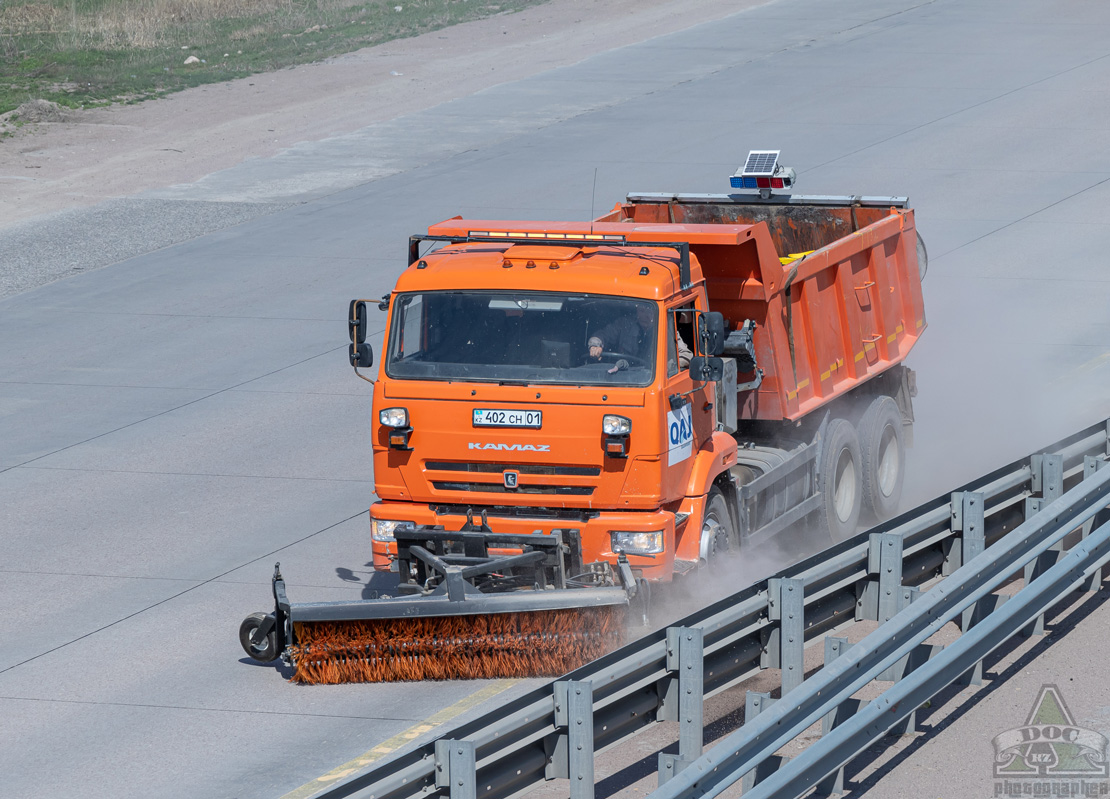 Астана, № 402 CH 01 — КамАЗ-65115 [XWC]