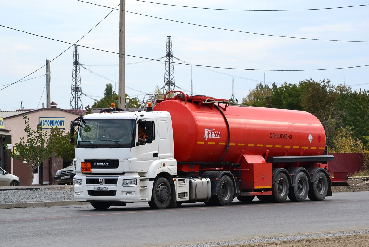 Краснодарский край, № В 175 УВ 123 — КамАЗ-5490-S5(87)