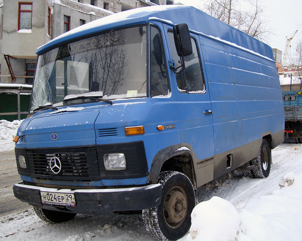 Архангельская область, № Н 024 ЕР 29 — Mercedes-Benz T2 ('1967) 508