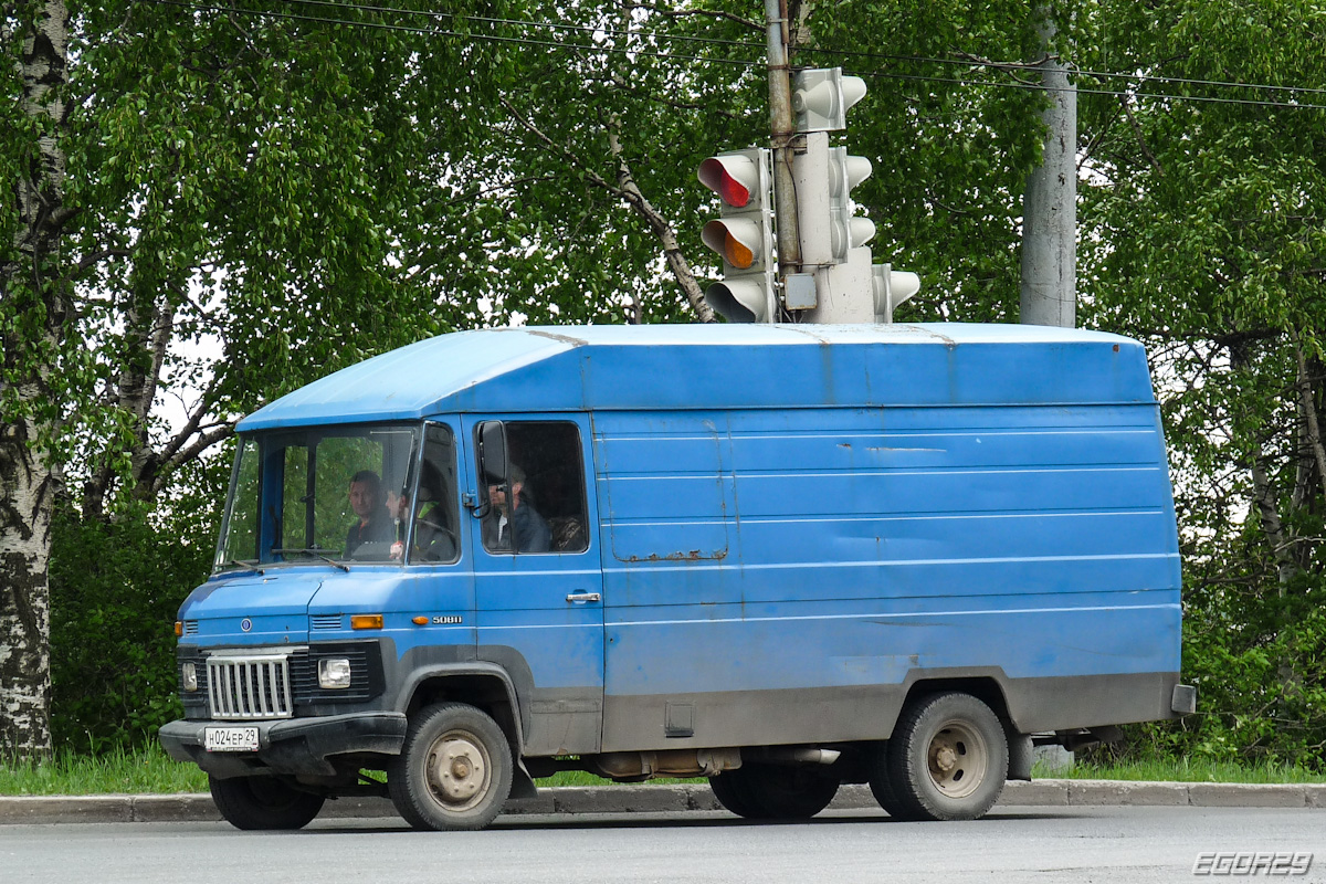 Архангельская область, № Н 024 ЕР 29 — Mercedes-Benz T2 ('1967) 508